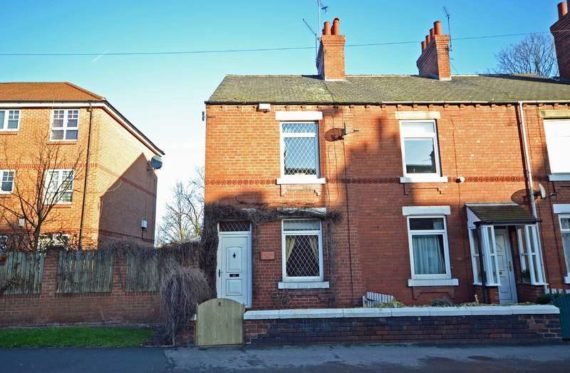 2 Bedroom End of Ter...